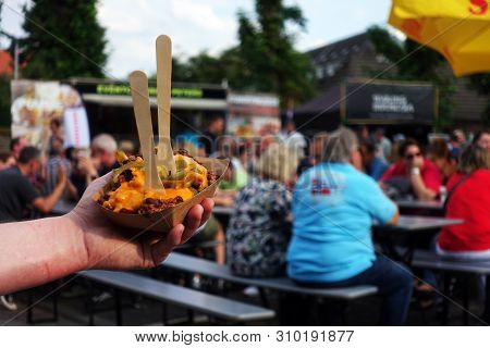 Poutine With French Fries And Chili Con Carne, Street Food, Dish, Food