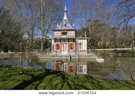 Glorieta De Sevilla, il Buen Retiro Park di Madrid, Spagna.