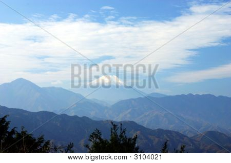 Monte Fuji em distância