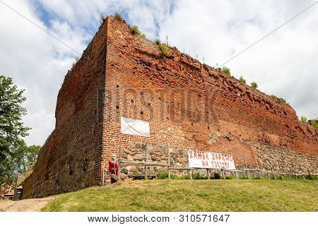 Stare Drawsko, Zachodniopomorskie / Polska - July 9, 2019: Old Ruins Of The Joanit Castle In Central