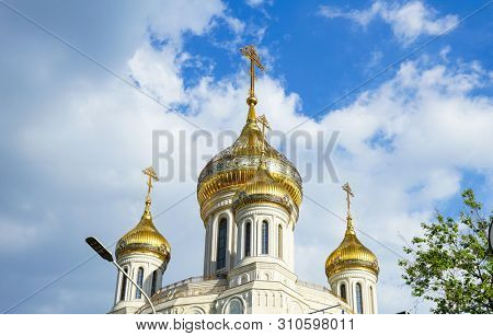  Sretensky Male Monastery, the dome of the temple of the New Martyrs and Confessors of Russia.