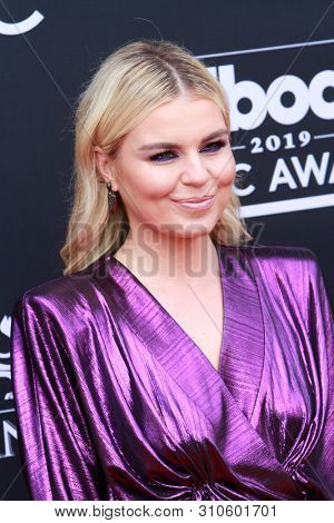 LAS VEGAS - MAY 1:  Tonya Rad at the 2019 Billboard Music Awards at MGM Grand Garden Arena on May 1, 2019 in Las Vegas, NV