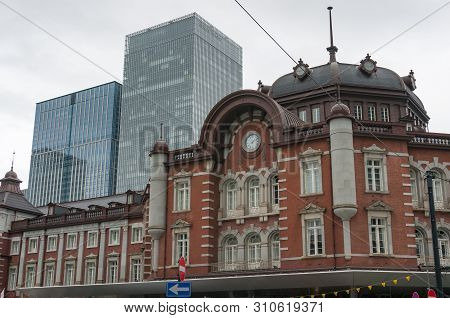 Tokyo, Japan - August 30, 2016: Historic Building Of Tokyo Station In Marunouchi Suburb.tourist Attr