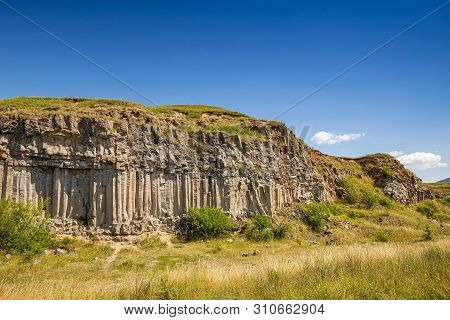 Grey Columnar Basalt, Basalt Column Rock Formations