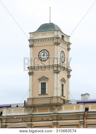 Tower Of The Moscow Station Ploshad Vosstaniya Saint Petersburg Russia June 2017