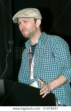 ANAHEIM, CA - 16 marzo: Chris Hardwick frequenta il WonderCon annuale 26 su 16 marzo 2012 in Anahei