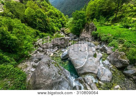 river from everest trek in nepal
