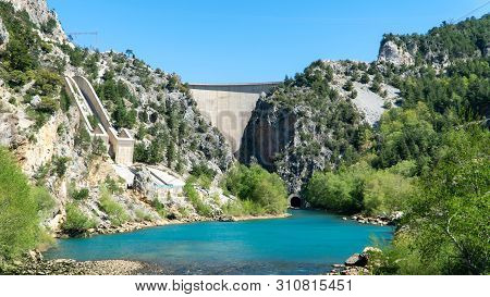 Oymapinar, Turkey - March 2019: Oymapinar Dam With Manavgat River In Antalya