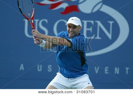 Spülung, ny Sept 1: Andre Agassi spielt gegen Ivo Karlovic in der zweiten Runde des US open auf
