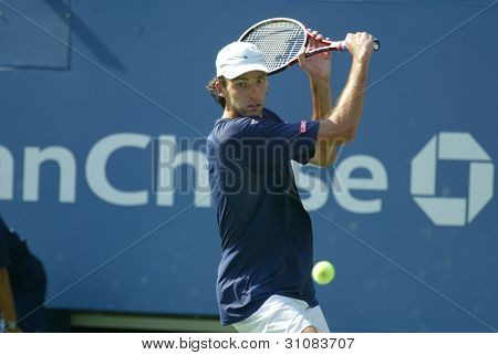 Spülung, ny Sept 1: Ivo Karlovic spielt gegen Andre Agassi in seiner zweiten Runde Spiel in den USA o