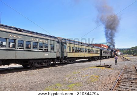 Scranton, Pa, Usa - Aug 7, 2010: Steam Train In Steamtown National Historic Site In Scranton, Pennsy