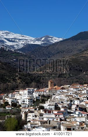 Bílý vesnice, Cadiar, Las Alpujarras, Španělsko.