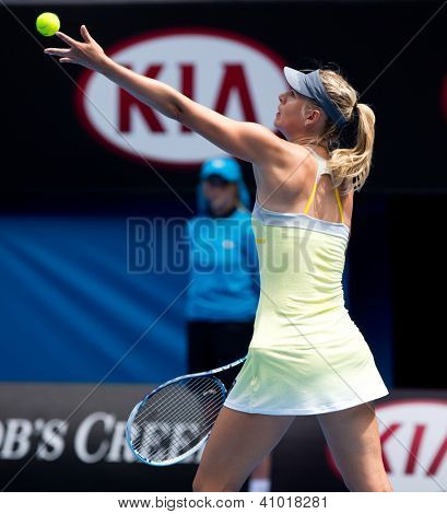 MELBOURNE - 14. ledna: Maria Sharapova Ruska v jejím prvním kole vyhrát nad Olga Puchkova nebo Russi