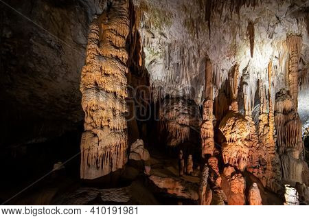 Postojna Cave Huge Pillar, Slovenia 2020, Postojna Jama