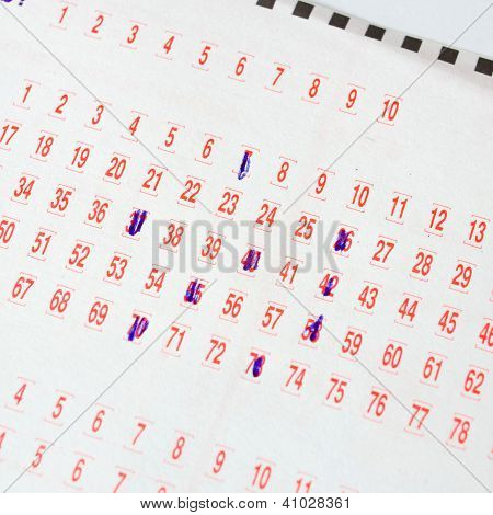 Lotto billet med kryds numre