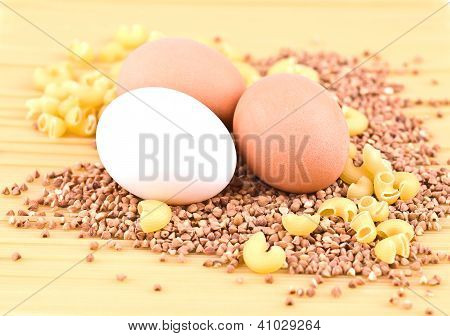 Tre uova, grano saraceno, Pasta e Spaghetti