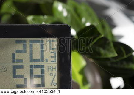 Healthy Home. Thermometer And Hygrometer. Air Humidity Measurement. Optimum Humidity At Home