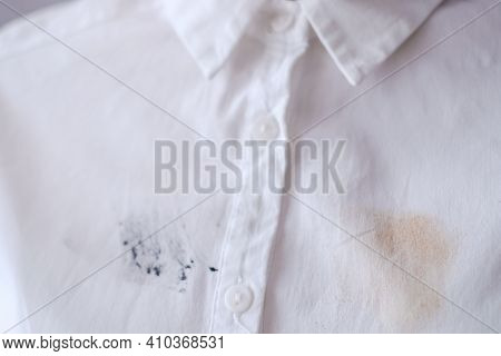 Female, Stain, Fingers, Skin, Neck, Foundation, Make-up, Collar, Mascara, Makeover, Highlighter, Bei