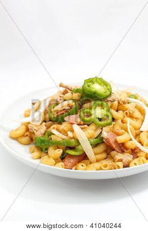 Zprudka opečený makarony s zelený míček pepř