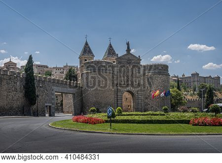 Puerta De Bisagra Or Alfonso Vi Gate In City Of Toledo, Spain