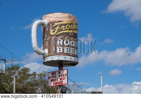 New Orleans, La - February 26: Ted's Frostop Root Beer Sign At The Landmark Drive-in Restaurant On F