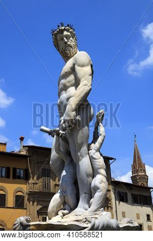 Firenze, Italy - April 21, 2017: Fountain Of Neptun By Bartolomeo Ammanati, Piazza Della Signoria, F