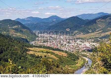 Ukraine Carpathians, Mizhhirya Village In The Valley Of Mountains, Beautiful Landscape From Makovyts