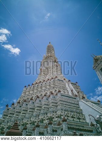 Wat Arun, Locally Known As Wat Chaeng, Is A Landmark Temple On The West (thonburi) Bank Of The Chao 