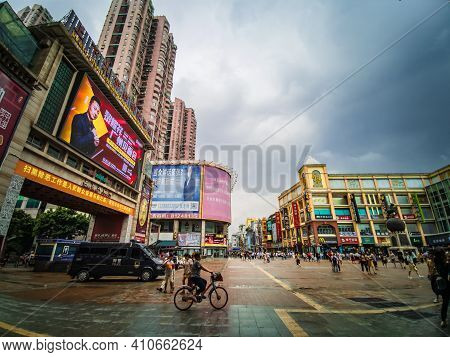Guangzhou/china-26 Aug 2019:unacquainted People Walking On Shangxiajiu Walking Street At Guangzhou C