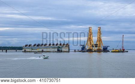 Brunswick, Georgia - January 11, 2021: The Mv Golden Ray Is A 200-meter-long Car Carrier That Capsiz