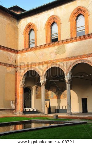 Castello Sforzesco, patio