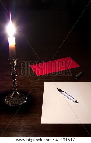 Escrever uma carta a luz das velas