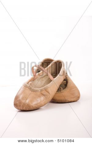 Zapatos de Ballet de niños bien utilizado como usar