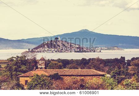  Patzcuaro Lake in Mexico