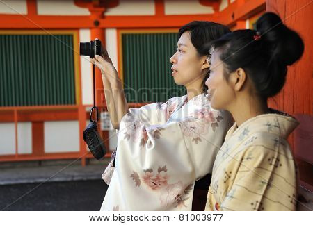 Two Geisha's