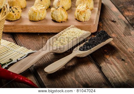 Cheesy Bites With Garlic And Blue Cheese