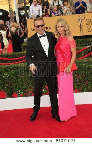 LOS ANGELES - JAN 25:  Kevin Costner, Christine Baumgartner at the 2015 Screen Actor Guild Awards at the Shrine Auditorium on January 25, 2015 in Los Angeles, CA
