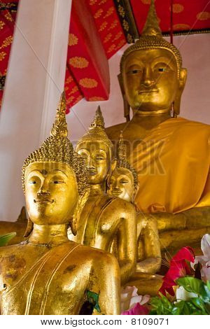 รูปพระแถว