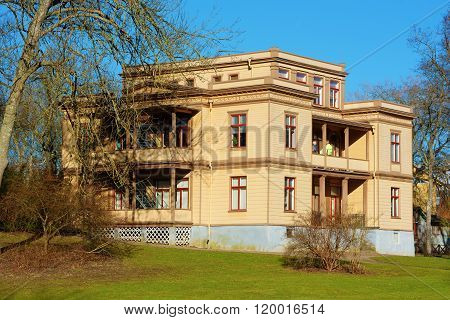 The italian villa