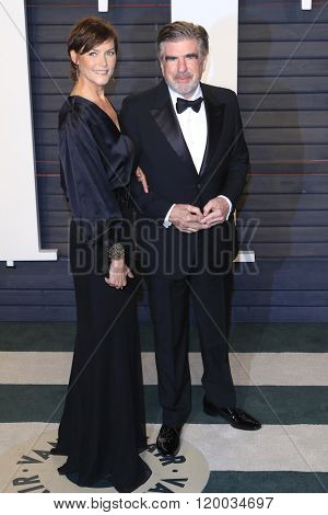 BEVERLY HILLS - FEB 28: Carey Lowell, Tom Freston at the 2016 Vanity Fair Oscar Party on February 28, 2016 in Beverly Hills, California