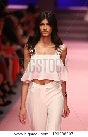 Adl Cengiz Abazoglu Catwalk