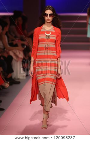 Adl Cengiz Abazoglu Catwalk