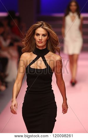Adl Cengiz Abazoglu Catwalk