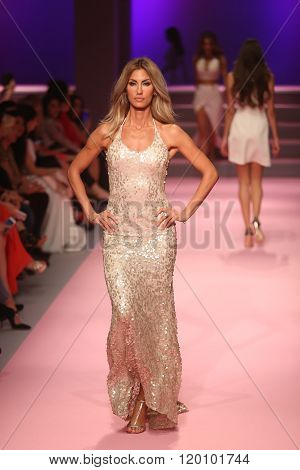 Adl Cengiz Abazoglu Catwalk