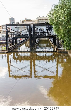 Anderton Boat Lift, Canal Escalator
