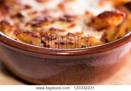 penne in a pan to forn