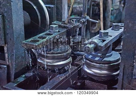 Rolling Forming Rolls Metal Works On Manufacture Of Pipes