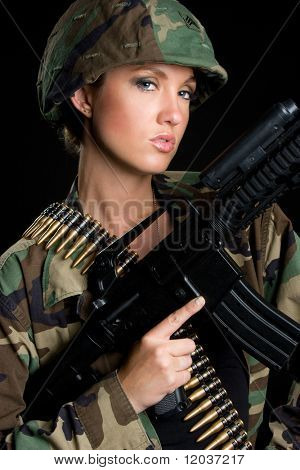 Armee-Frau mit Pistole