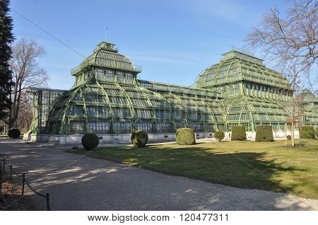 Palmenhaus Schoenbrunn In Wien