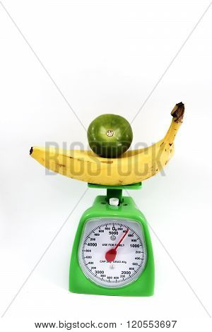 Weighing bananas in bascula